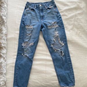 American Eagle curvy high-waisted mom jean size 2